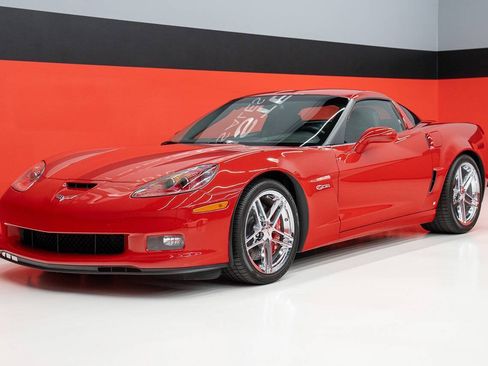 Used 2007 Chevrolet Corvette Z06 w/ Preferred Equipment Group RWD image 28