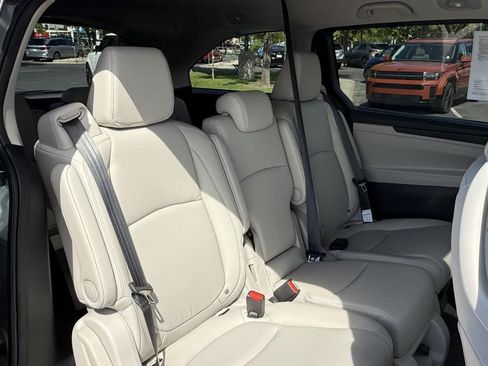 Certified 2026 Honda Odyssey EX-L image 25