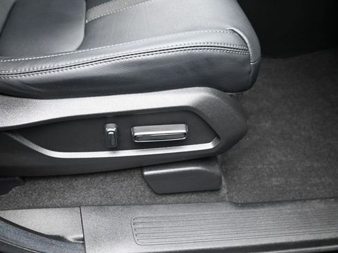 Certified 2025 Honda Pilot Touring image 30