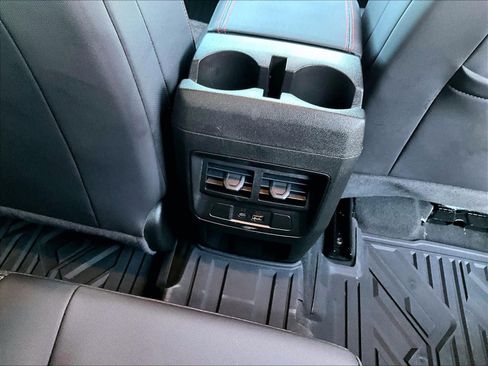 Used 2024 Chevrolet Colorado Z71 w/ Z71 Convenience Package 2 image 26