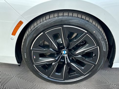 New 2025 BMW i7 xDrive60 AWD/4WD image 27