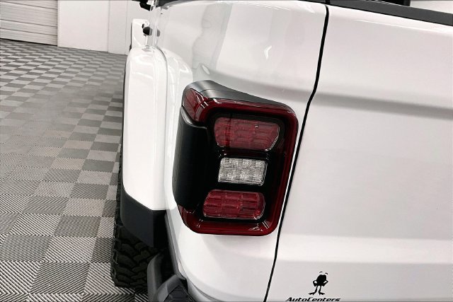 Used 2023 Jeep Gladiator Rubicon w/ LED Lighting Group AWD/4WD image 33