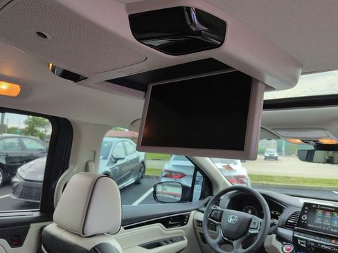Used 2026 Honda Odyssey Elite image 12