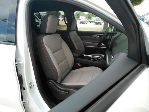 Used 2026 Chevrolet Traverse LT w/ Driver Confidence Package FWD image 22