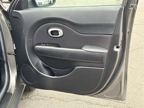 Used 2015 Kia Soul Base image 8