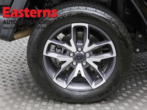 Used 2024 Jeep Wrangler Unlimited AWD/4WD image 33