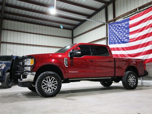 Used 2017 Ford F250 Lariat w/ Lariat Ultimate Package AWD/4WD image 4