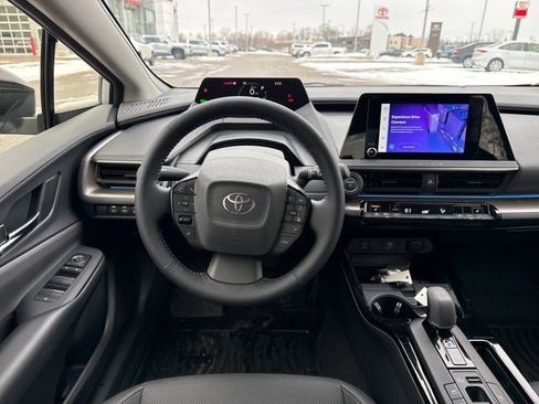 Used 2025 Toyota Prius XLE image 18