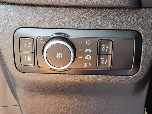 Used 2025 Ford Escape SE FWD image 14