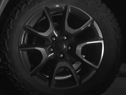 Used 2025 Jeep Compass Trailhawk image 14