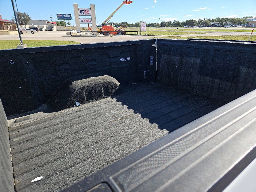 Used 2020 Chevrolet Silverado 1500 LTZ w/ LTZ Texas Edition RWD image 16