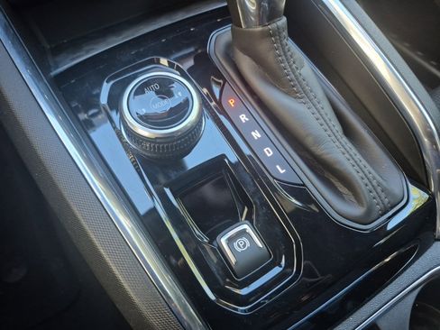 Used 2024 GMC Canyon Elevation w/ Convenience Package image 24