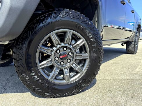 Used 2024 GMC Sierra 1500 AT4X image 2