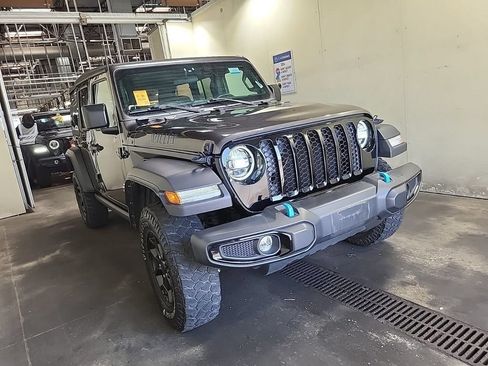 Used 2023 Jeep Wrangler Unlimited w/ Cold Weather Group AWD/4WD image 7