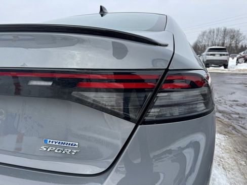 Used 2023 Honda Accord Sport image 9