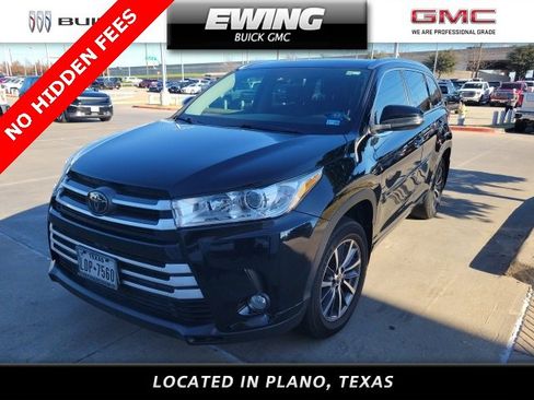 Used 2018 Toyota Highlander SE image 1