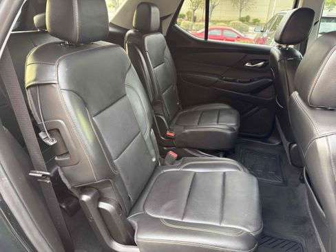 Used 2019 Chevrolet Traverse LT w/ LPO, Floor Liner Package FWD image 70