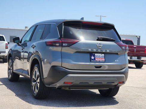 Used 2023 Nissan Rogue SV FWD image 4