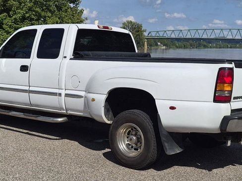 Used 2001 GMC Sierra 3500 2WD Extended Cab w/ SLT Marketing Option Pkg image 3