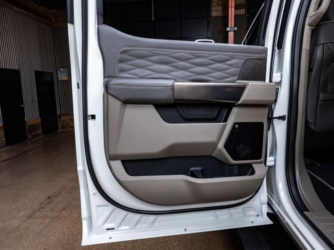 Used 2026 Ford F450 Platinum w/ Platinum Plus Package image 37