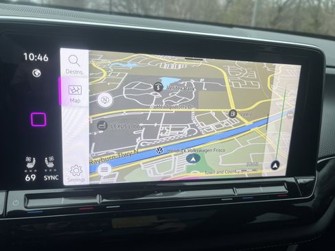 Certified 2024 Volkswagen Atlas Cross Sport SEL R-Line image 23