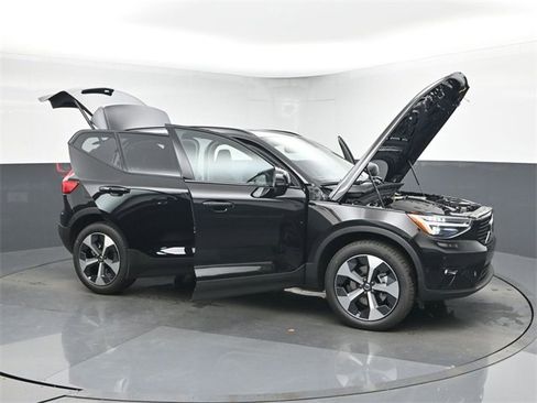 New 2026 Volvo XC40 B4 Plus w/ Protection Package Premier image 52