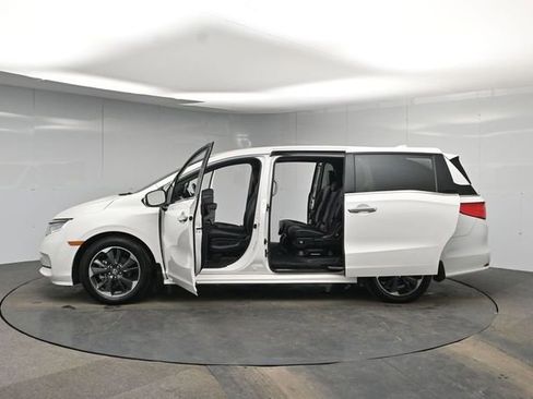 Used 2023 Honda Odyssey Elite image 44