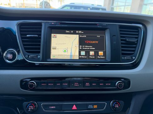 Used 2016 Kia Sedona SX Limited image 12