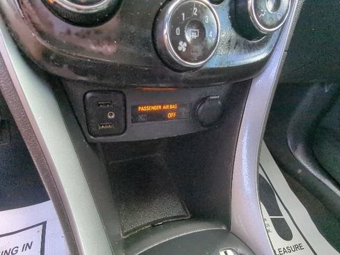 Used 2021 Chevrolet Trax LT w/ Premium Seat Package AWD/4WD image 26