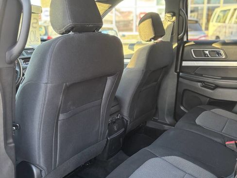 Used 2017 Ford Explorer XLT image 16