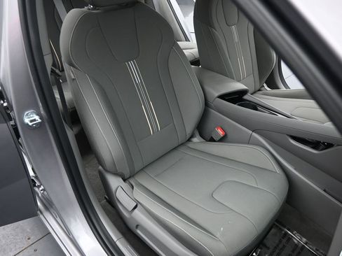 Used 2025 Hyundai Elantra SEL FWD image 11