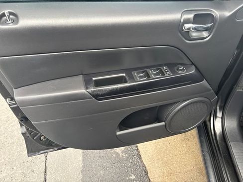 Used 2016 Jeep Compass Sport w/ Power Value Group image 10