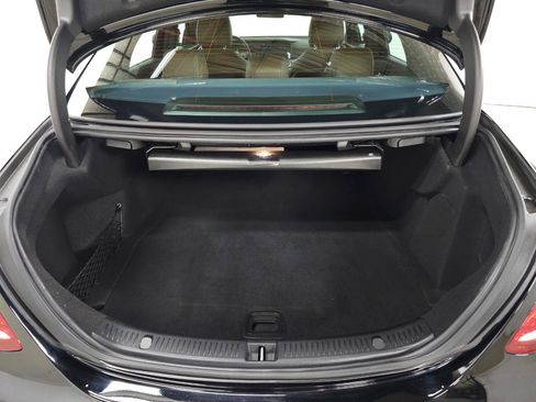 Used 2017 Mercedes-Benz E 300 4MATIC image 36