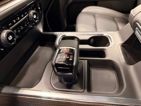 Used 2025 Chevrolet Silverado 1500 LT Trail Boss w/ LT Trail Boss Premium Package AWD/4WD image 38