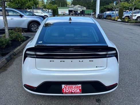 Certified 2026 Toyota Prius Plug-In Hybrid FWD image 8