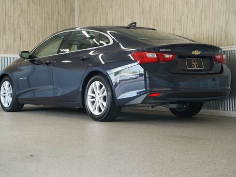 Used 2016 Chevrolet Malibu Hybrid w/ Leather Package FWD image 7