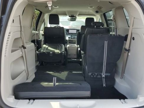 Certified 2023 Chrysler Pacifica Touring-L AWD/4WD image 29