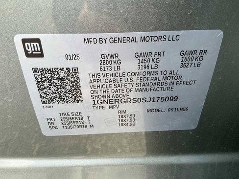 Used 2025 Chevrolet Traverse LT FWD image 19