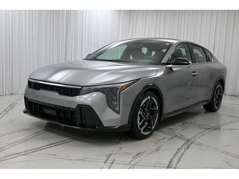 Used 2025 Kia K4 GT-Line image 4