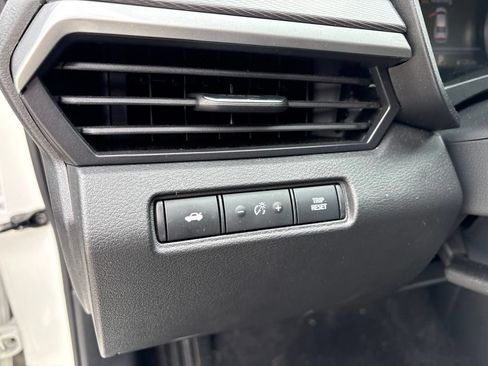 Used 2025 Nissan Altima 2.5 SR FWD image 11
