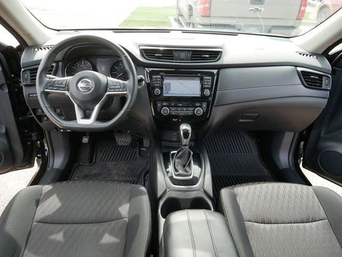 Used 2017 Nissan Rogue SV AWD/4WD image 22