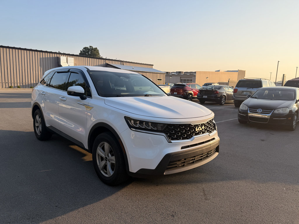 Used 2022 Kia Sorento LX FWD image 3