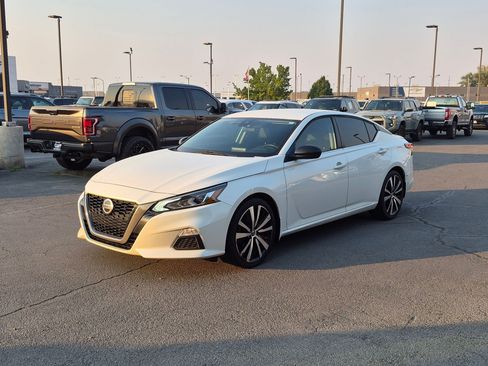 Used 2020 Nissan Altima 2.5 SR FWD image 10
