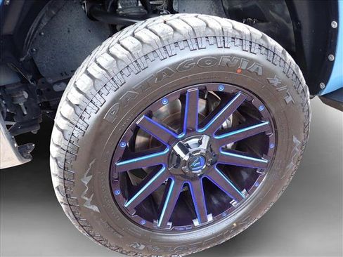 Used 2019 Toyota Tundra SR5 w/ SR5 Upgrade Package AWD/4WD image 7