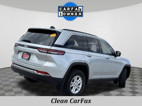 Used 2024 Jeep Grand Cherokee Laredo w/ MOPAR Finishing Package AWD/4WD image 3