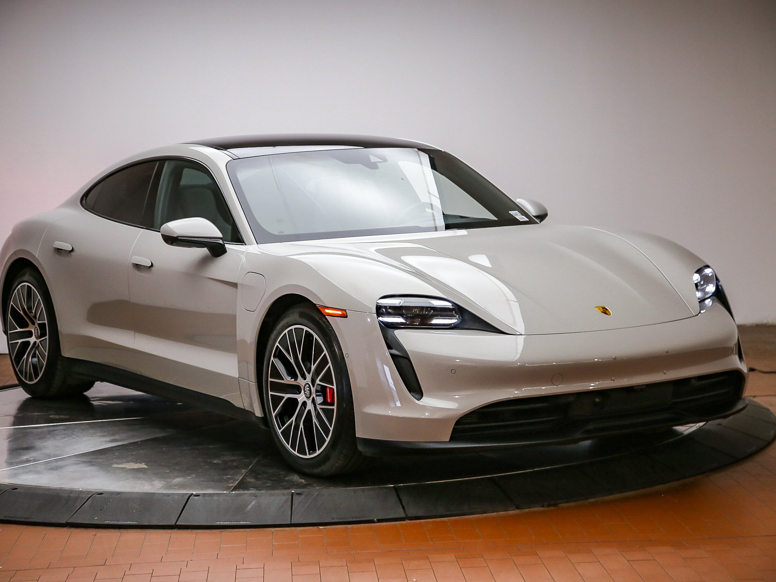 Certified 2022 Porsche Taycan 4S AWD/4WD image 9