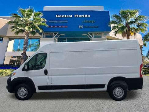 Used 2025 RAM ProMaster 2500 w/ Convenience Group FWD image 8