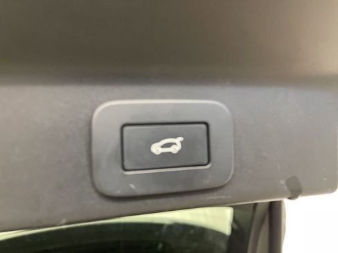 Used 2024 Jaguar F-PACE R-Dynamic S image 32