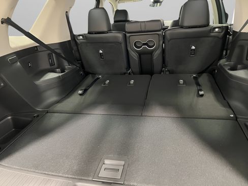 Used 2025 Honda Pilot Touring image 37