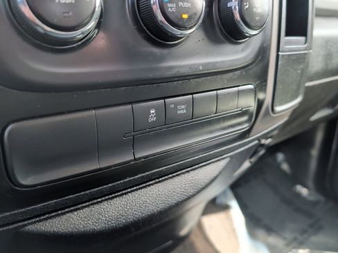 Used 2017 RAM 1500 Express w/ Express Value Package AWD/4WD image 16